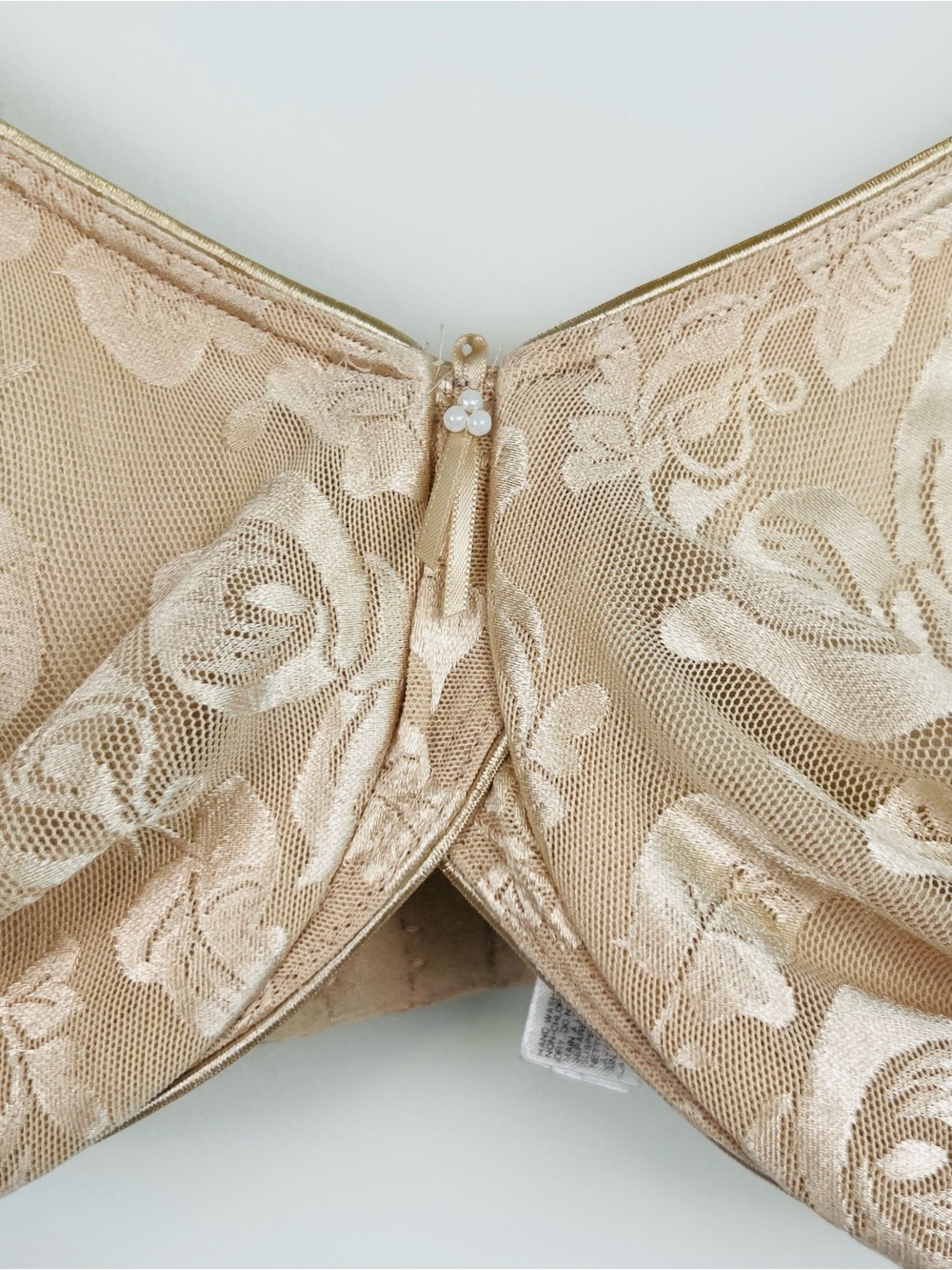 Wacoal beige 85567 Awareness jacquard underwire bra, 40D. - Picture 3 of 5